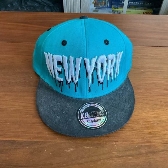 New York Spray Paint Hat - Picture 2 of 4